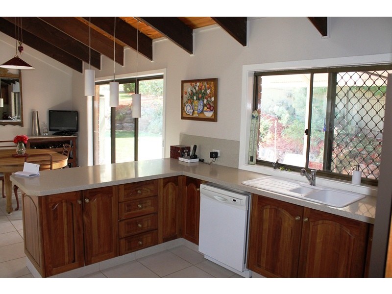 27 Barton Street, Wodonga VIC 3690