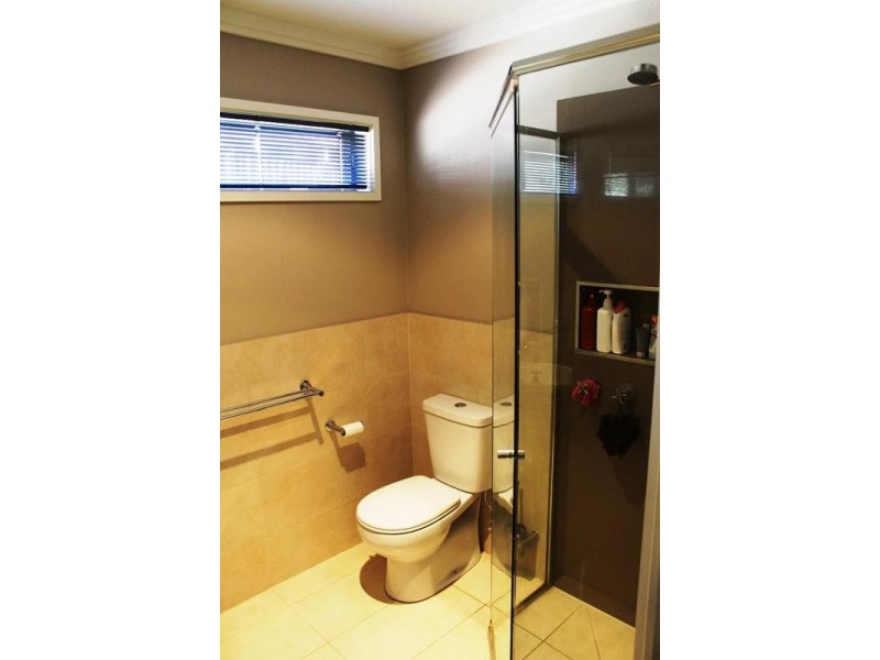 2/12 Mulga Place, Albury NSW 2640