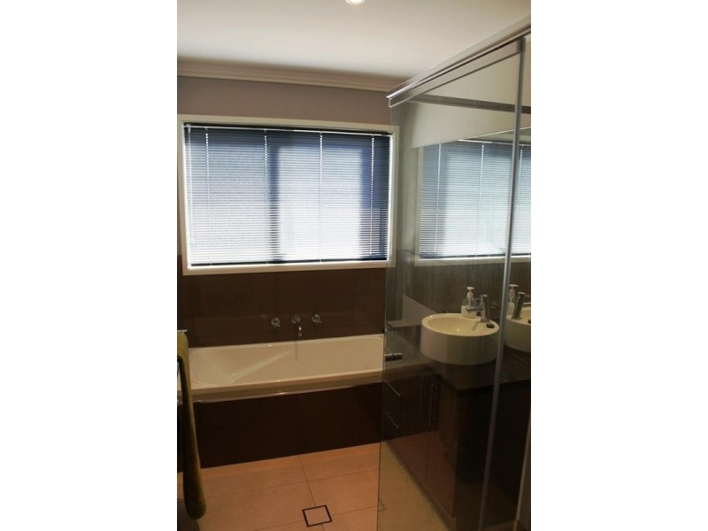 2/12 Mulga Place, Albury NSW 2640