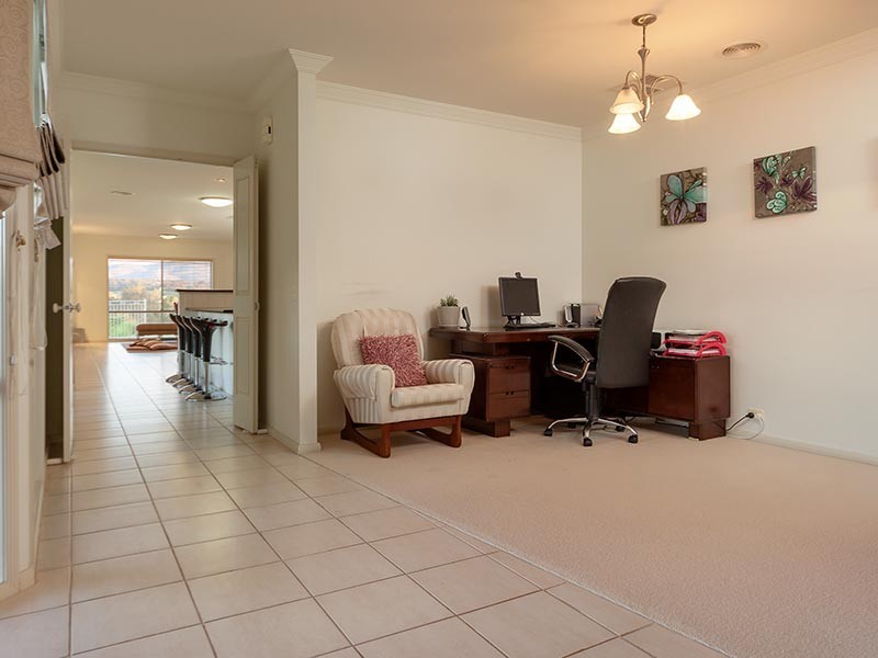 62 AVONDALE DRIVE, Wodonga VIC 3690