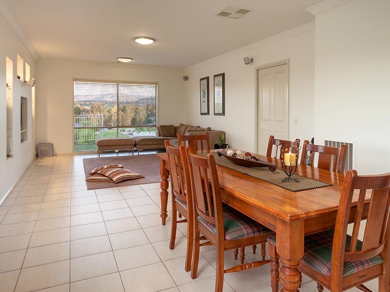 62 AVONDALE DRIVE, Wodonga VIC 3690