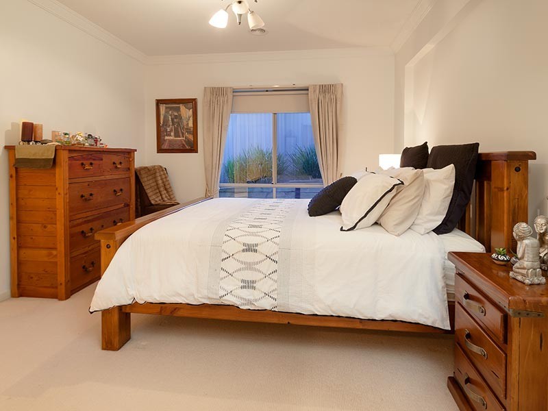 62 AVONDALE DRIVE, Wodonga VIC 3690
