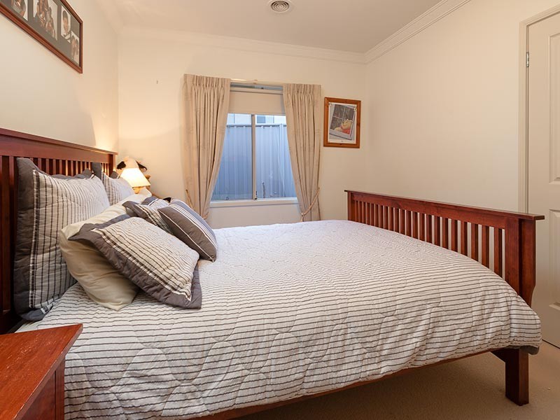 62 AVONDALE DRIVE, Wodonga VIC 3690