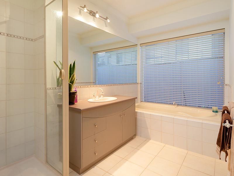 62 AVONDALE DRIVE, Wodonga VIC 3690