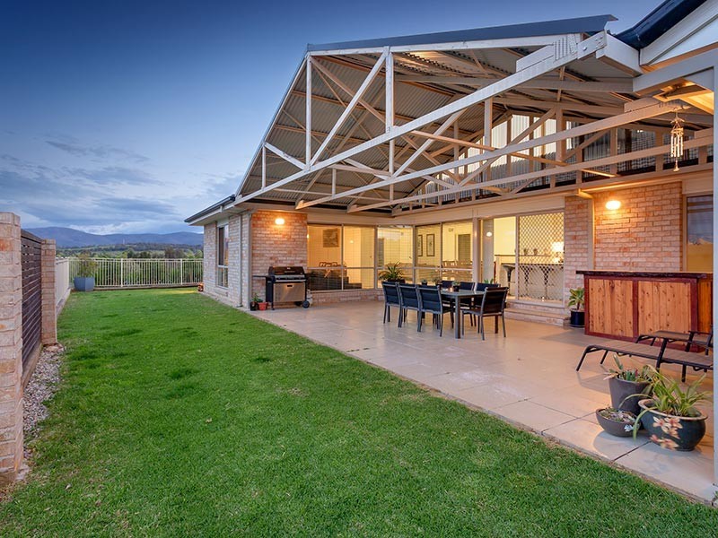 62 AVONDALE DRIVE, Wodonga VIC 3690