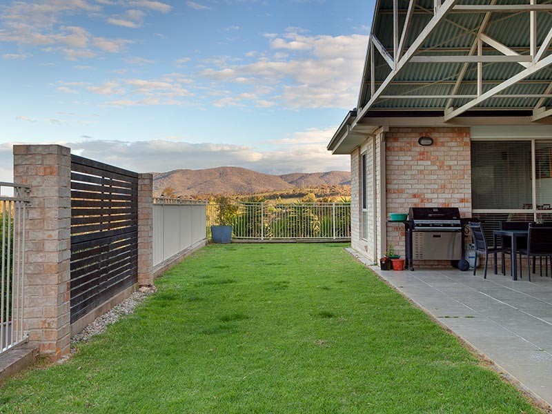 62 AVONDALE DRIVE, Wodonga VIC 3690