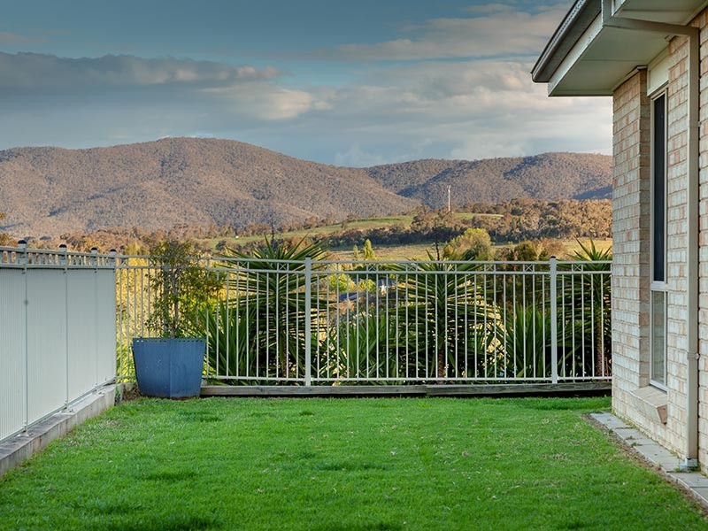 62 AVONDALE DRIVE, Wodonga VIC 3690