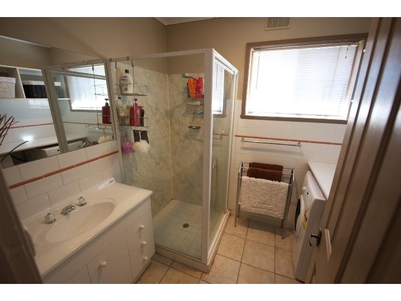 3/6 SKIPTON COURT, Wodonga VIC 3690