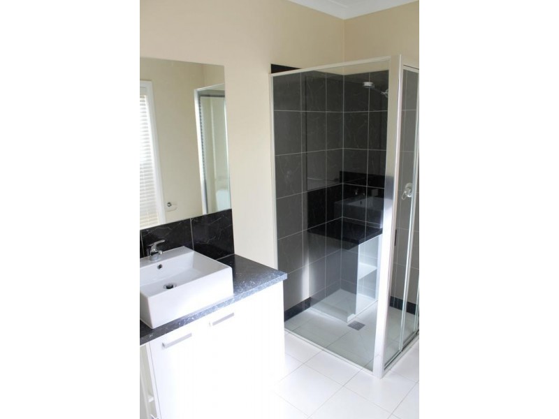 32 Castleton Street, Wodonga VIC 3690