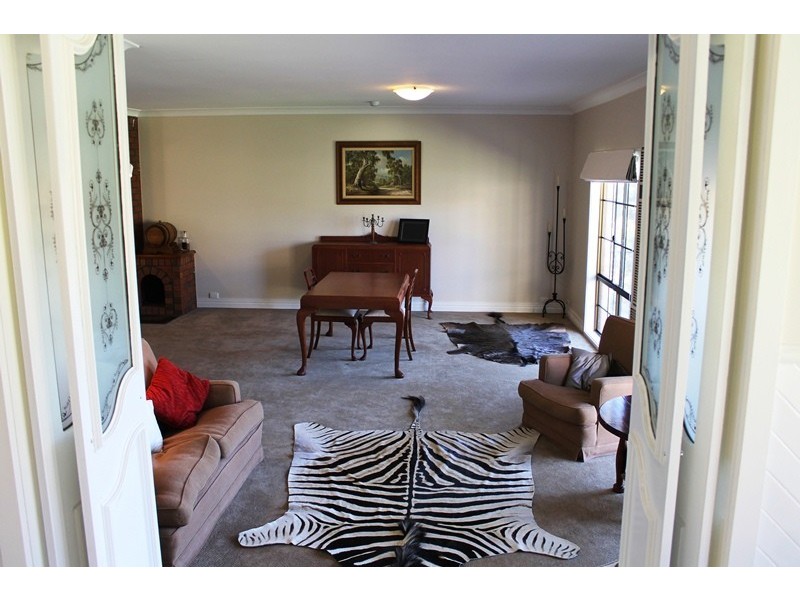 27 BARTON STREET, Wodonga VIC 3690