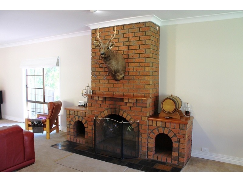27 BARTON STREET, Wodonga VIC 3690