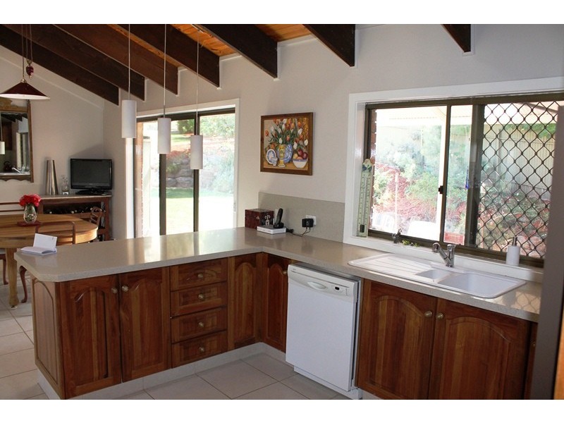 27 BARTON STREET, Wodonga VIC 3690