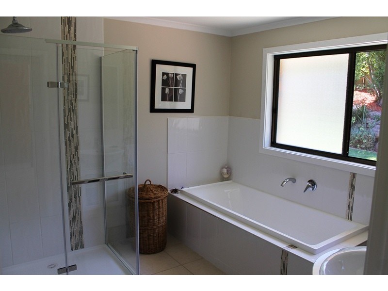 27 BARTON STREET, Wodonga VIC 3690