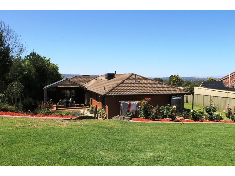 27 BARTON STREET, Wodonga VIC 3690