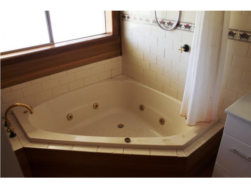 50 NORDSVAN DRIVE, Wodonga VIC 3690