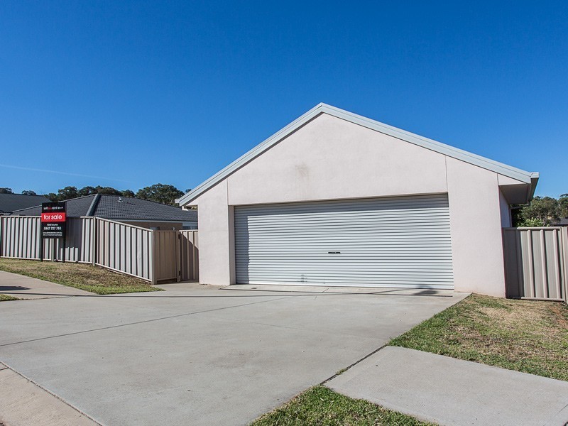 93 YARRALUMLA DRIVE, Wodonga VIC 3690