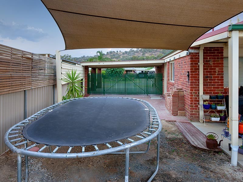 14 THOMAS PLACE, Wodonga VIC 3690