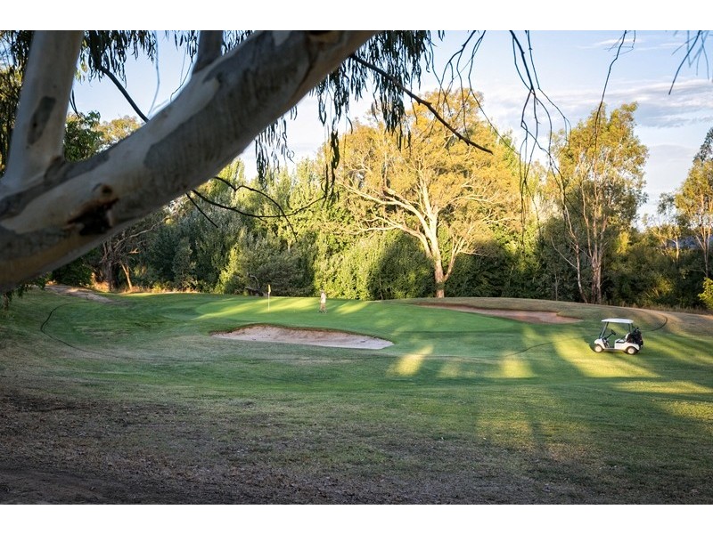 8 CROMER FAIRWAY, Wodonga VIC 3690