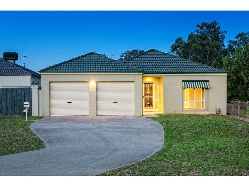 8 CROMER FAIRWAY, Wodonga VIC 3690