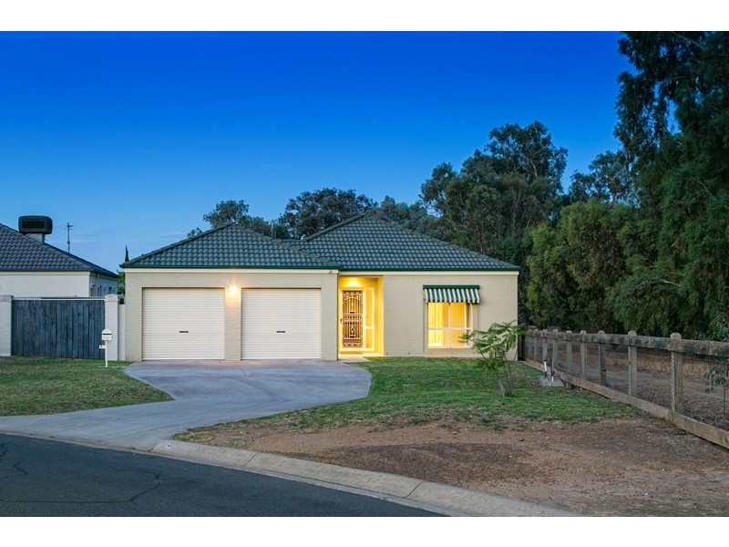 8 CROMER FAIRWAY, Wodonga VIC 3690