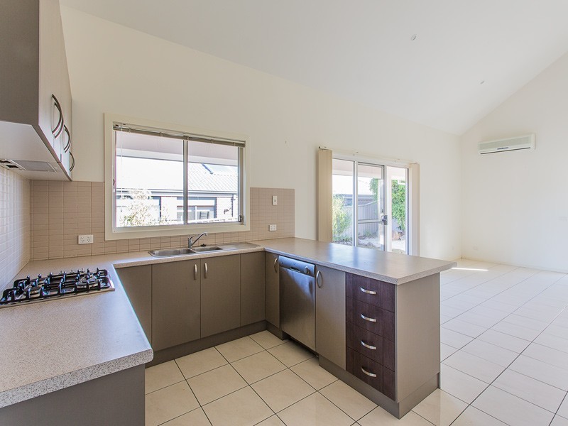 93 YARRALUMLA DRIVE, Wodonga VIC 3690