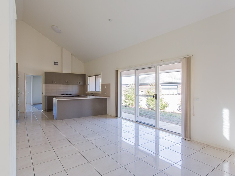 93 YARRALUMLA DRIVE, Wodonga VIC 3690
