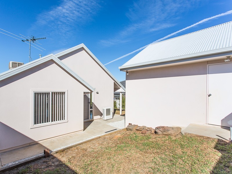 93 YARRALUMLA DRIVE, Wodonga VIC 3690