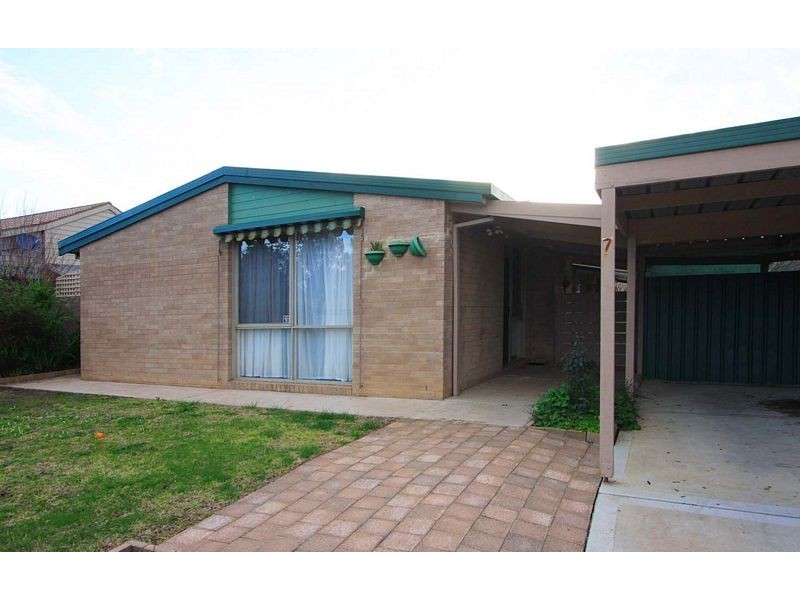 7 CHIFLEY STREET, Wodonga VIC 3690