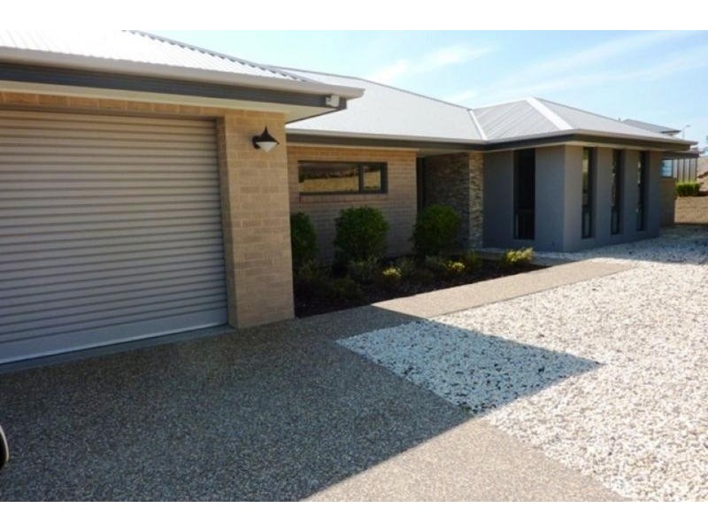 56 BALLARA DRIVE, Wodonga VIC 3690
