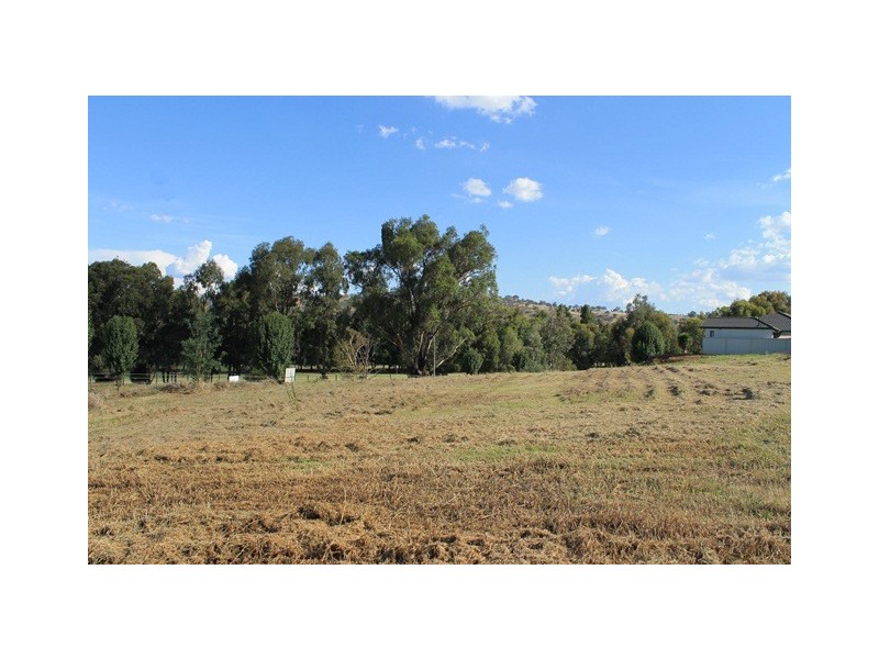 4 COTTLESLOE COURT, Wodonga VIC 3690