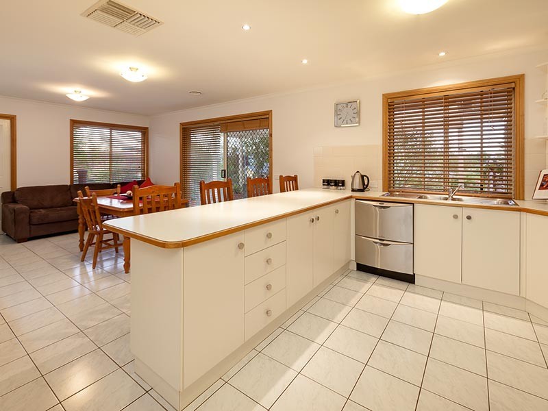 16 PARK LANE, Wodonga VIC 3690