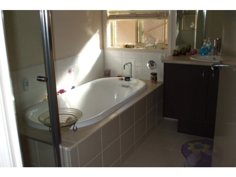 85 YARRALUMLA DRIVE, Wodonga VIC 3690