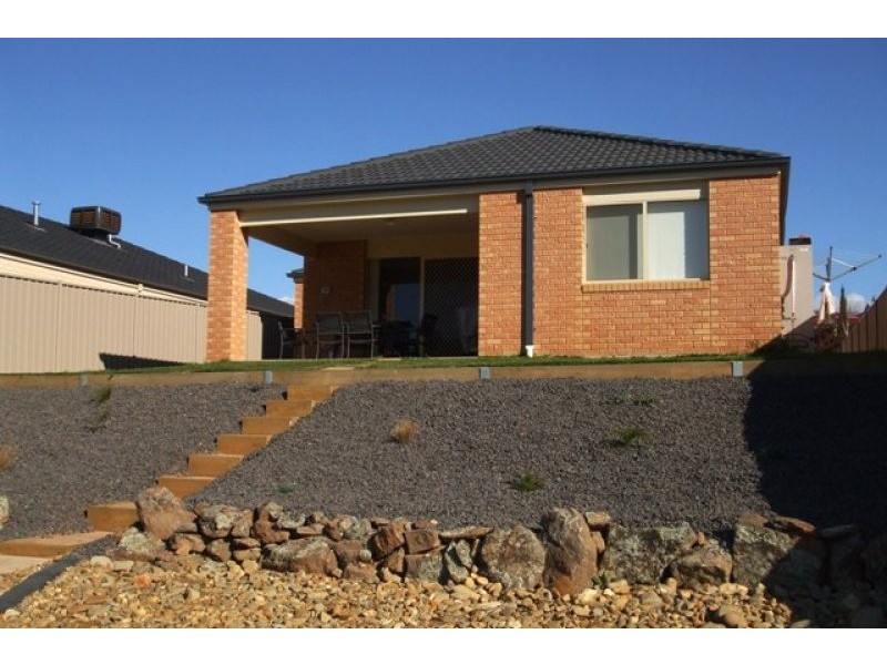 85 YARRALUMLA DRIVE, Wodonga VIC 3690