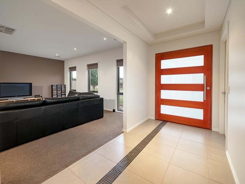 16 HEMLOCK COURT, Baranduda VIC 3691