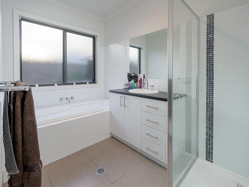 16 HEMLOCK COURT, Baranduda VIC 3691