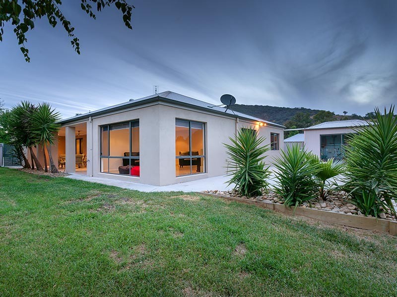 16 HEMLOCK COURT, Baranduda VIC 3691