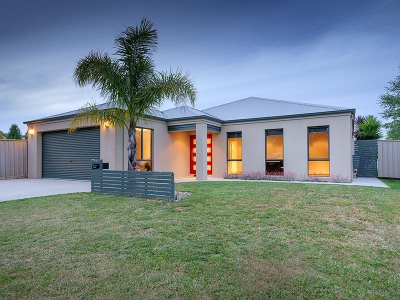 16 HEMLOCK COURT, Baranduda VIC 3691