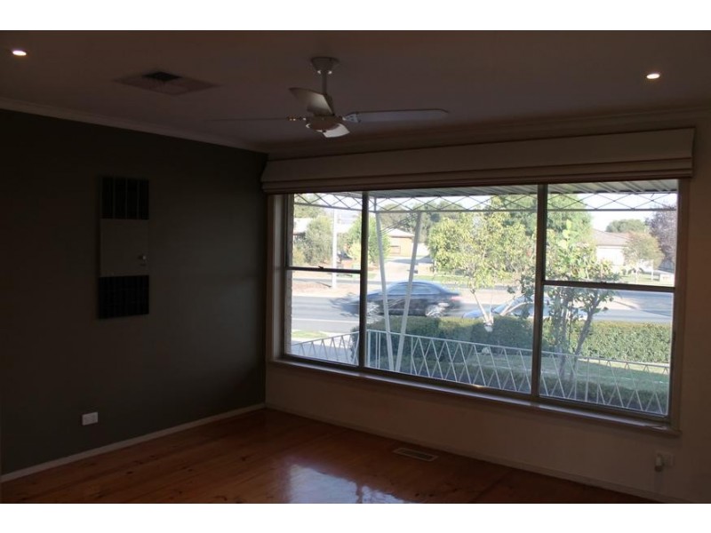 16 MELROSE DRIVE, Wodonga VIC 3690