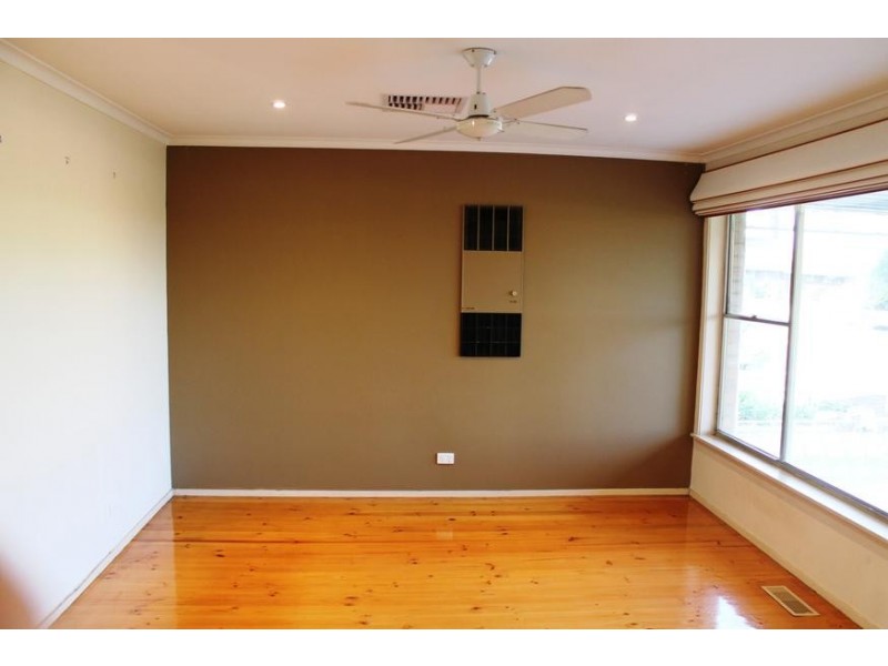 16 MELROSE DRIVE, Wodonga VIC 3690