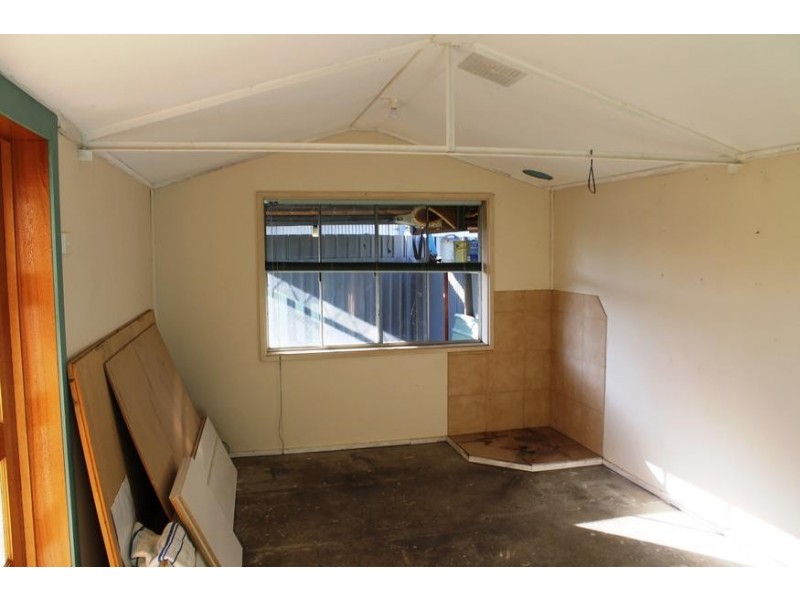 16 MELROSE DRIVE, Wodonga VIC 3690
