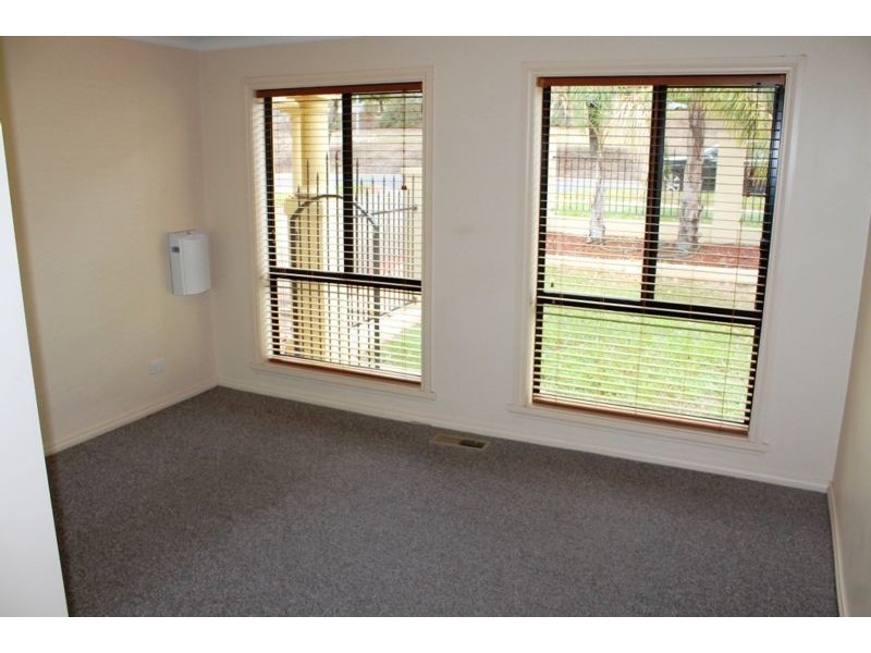 1/332 BORELLA ROAD, Albury NSW 2640