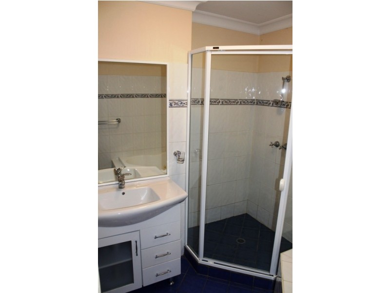 1/332 BORELLA ROAD, Albury NSW 2640