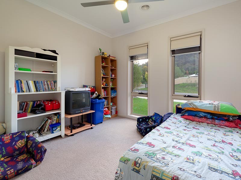 22 BREWER DRIVE, Wodonga VIC 3690