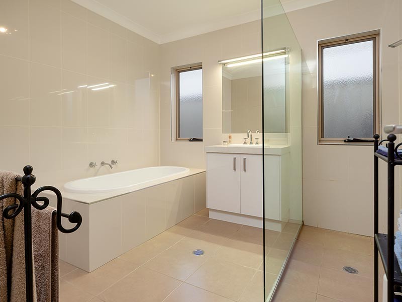 22 BREWER DRIVE, Wodonga VIC 3690