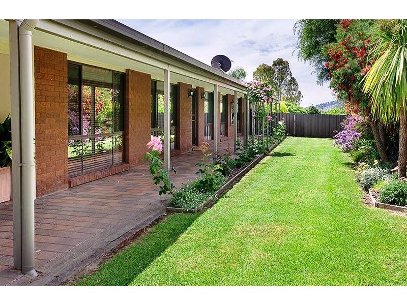 11 MURRA COURT, Kiewa VIC 3691