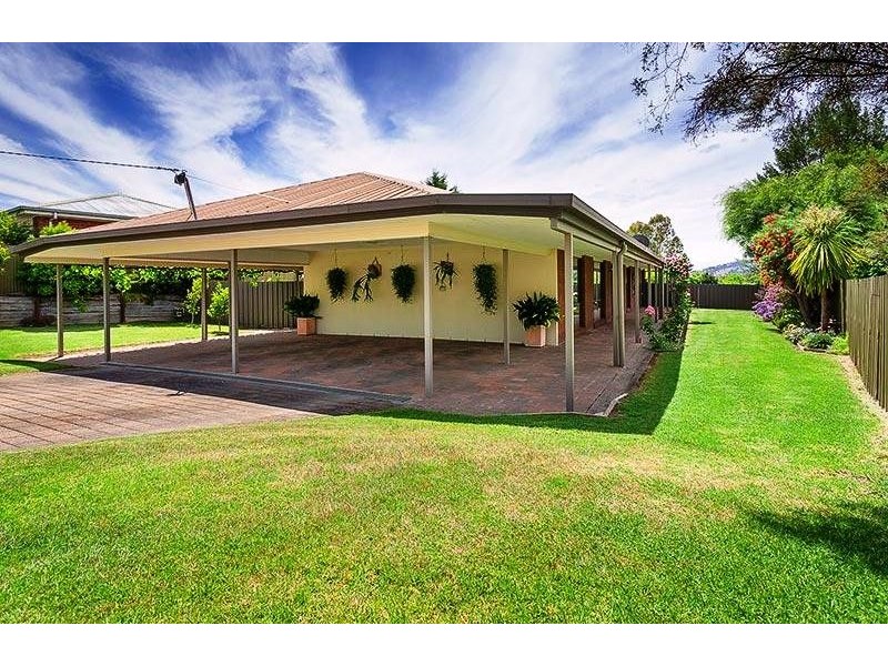 11 MURRA COURT, Kiewa VIC 3691