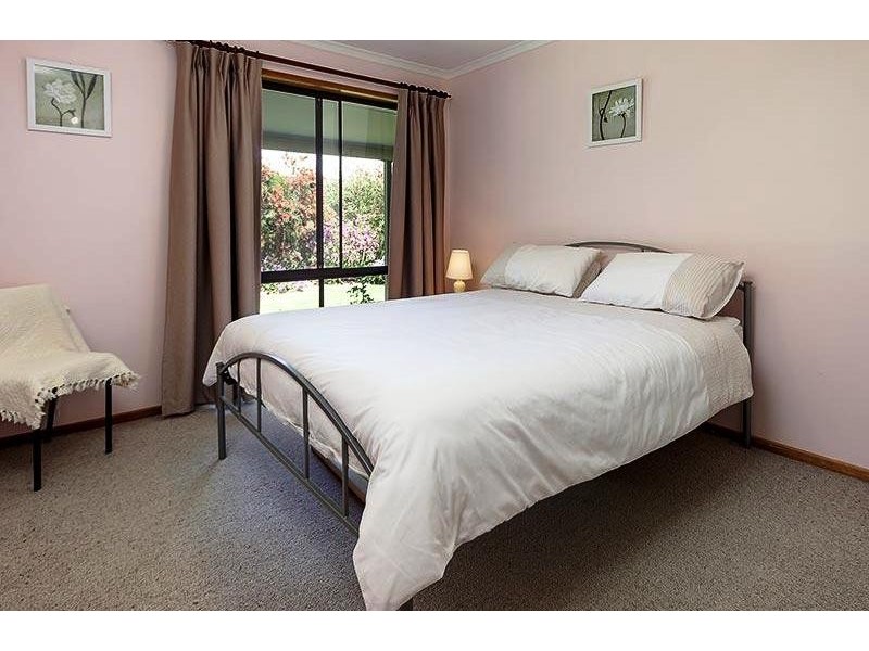 11 MURRA COURT, Kiewa VIC 3691