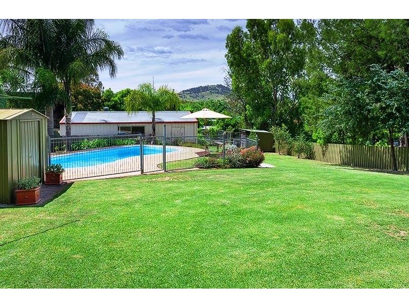 11 MURRA COURT, Kiewa VIC 3691