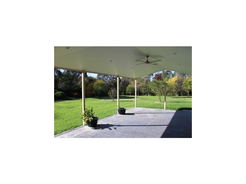 1 PATERSON AVENUE, Baranduda VIC 3691