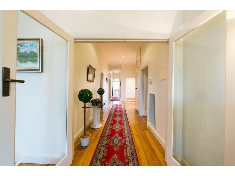 606B DEAN STREET, Albury NSW 2640